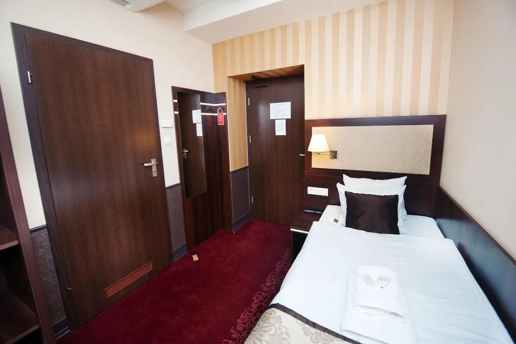 SINGLE STANDARD Room, Hotel Wielopole, Krakow