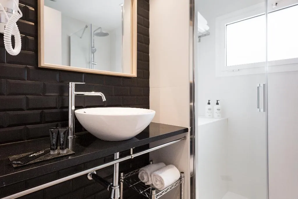 DOUBLE SUPERIOR Room, Acta bcn 40, Barcelona