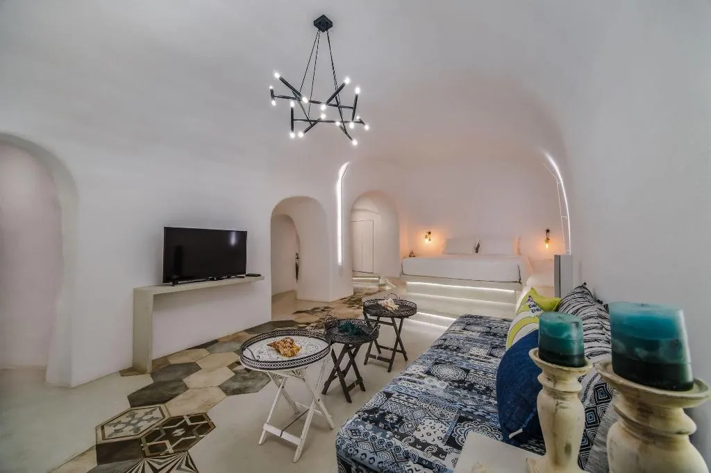 Room, Solstice Luxury Suites, Santorini