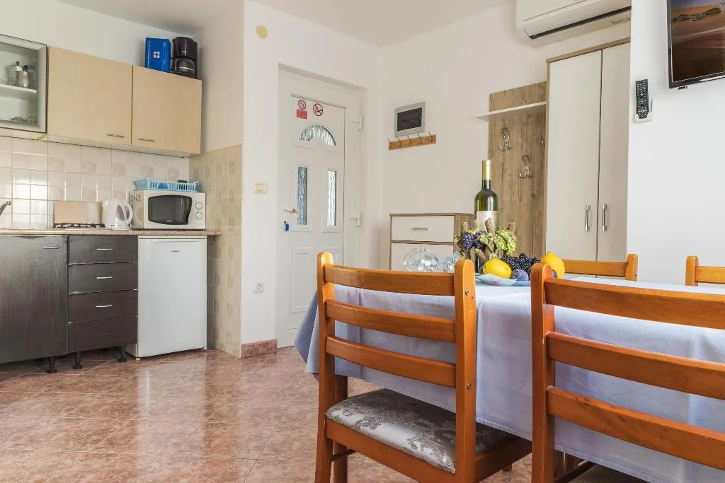 APARTMENT CAPACITY 3 Room, Apartments Danka, Istria