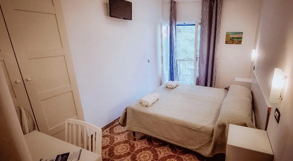 DOUBLE STANDARD Room, Regina del Mare, Naples