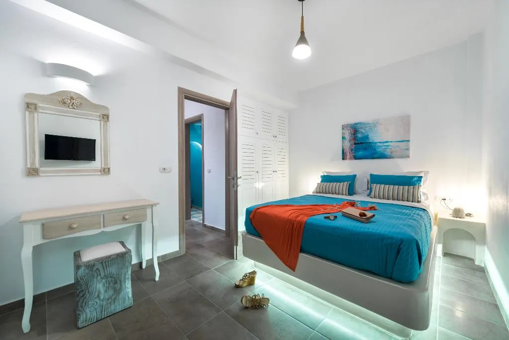SUITE WITH PRIVATE POOL Room, White Harmony Suites, Santorini