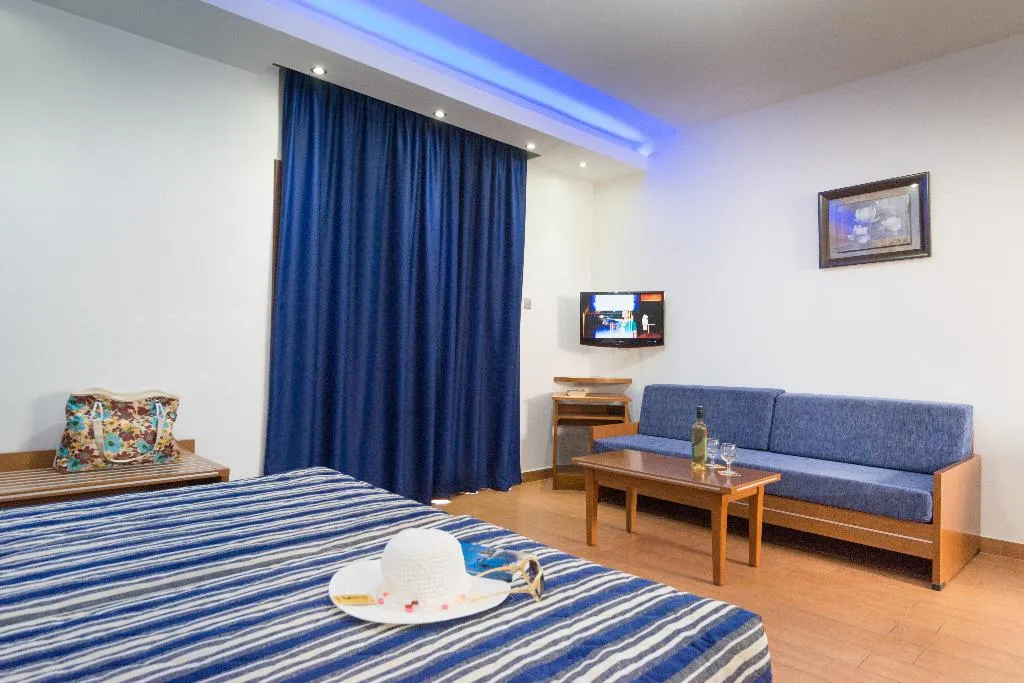 STUDIO DELUXE Room, Loutsiana Hotel & Apartments, Cyprus