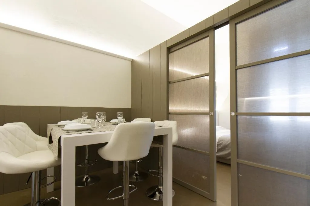 APARTMENT CAPACITY 6 TWO BEDROOMS Room, Palazzo dei Ciompi, Florence
