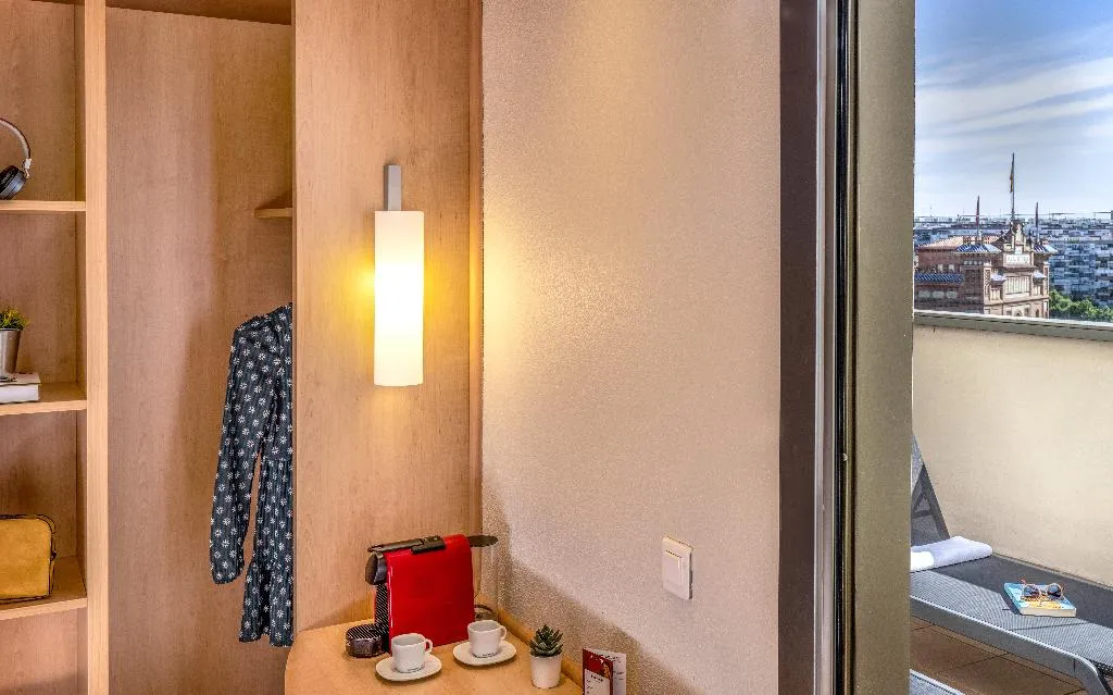 DOUBLE WITH TERRACE Room, Ibis Madrid Centro las Ventas, Madrid