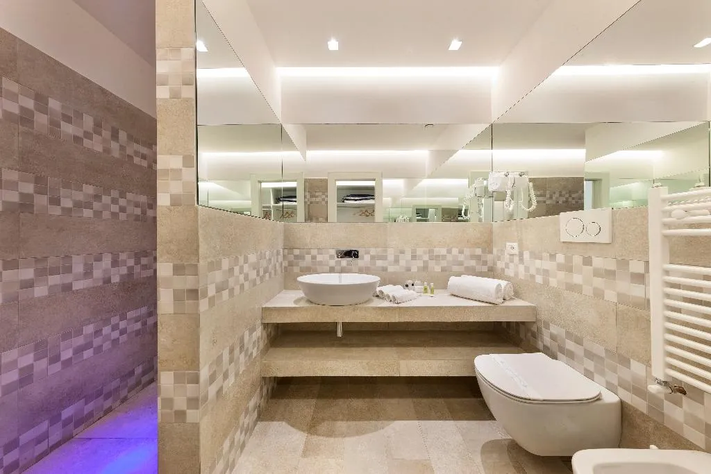 Double or Twin GARDEN VIEW Room, Hotel Alpha, Naples