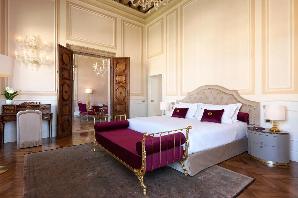 Room, Palazzo Giovanelli e Gran Canal, Venice