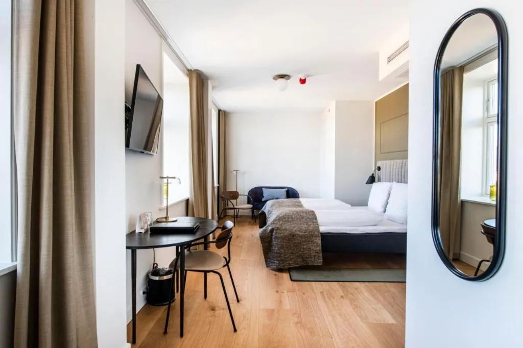 Room, Sct Thomas, Copenhagen