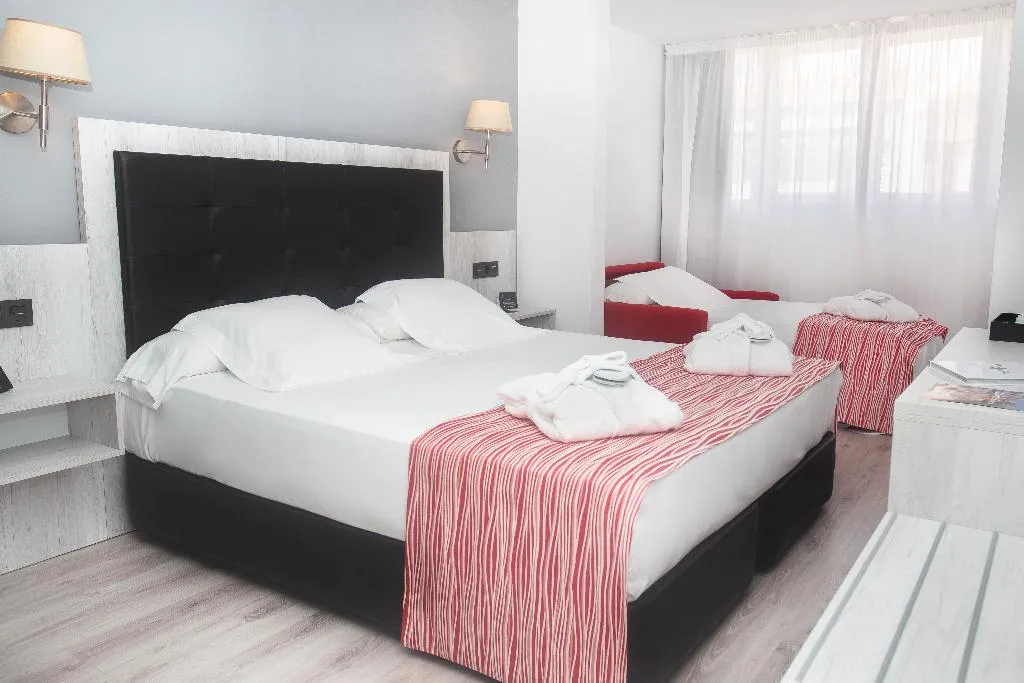 TRIPLE STANDARD Room, Soho Bahía Málaga, Costa Del Sol