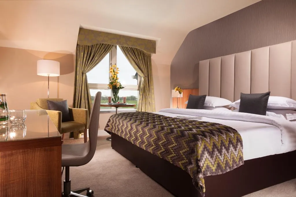 DOUBLE SUPERIOR Room, Castleknock Hotel and Country Club, Dublin