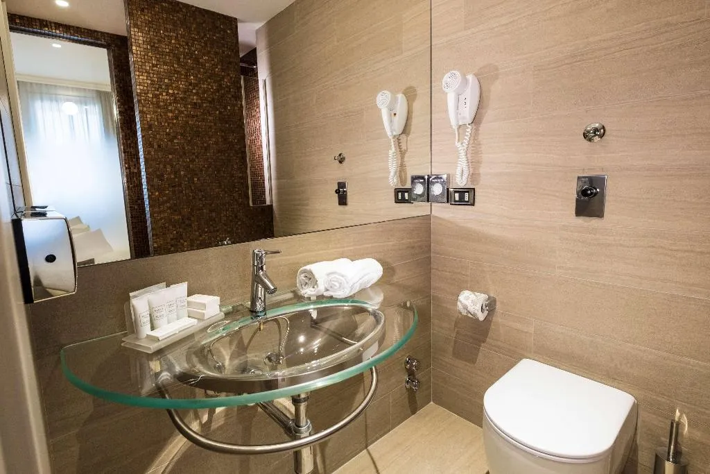 DOUBLE QUEEN SIZE BED Room, Best Western Hotel City, Milan
