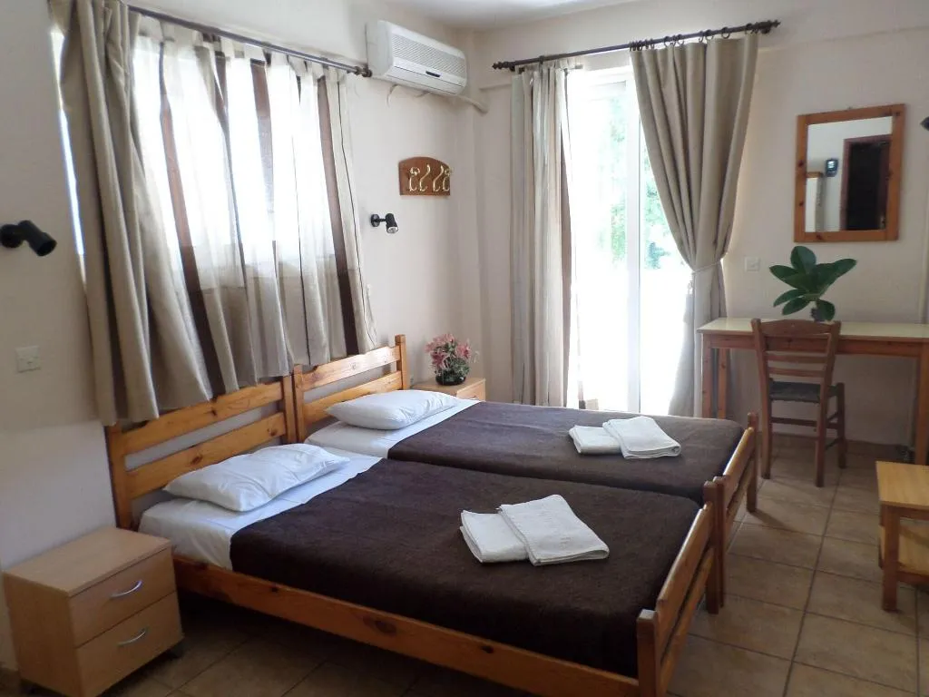 Room, Tina Economy Hotel, Crete