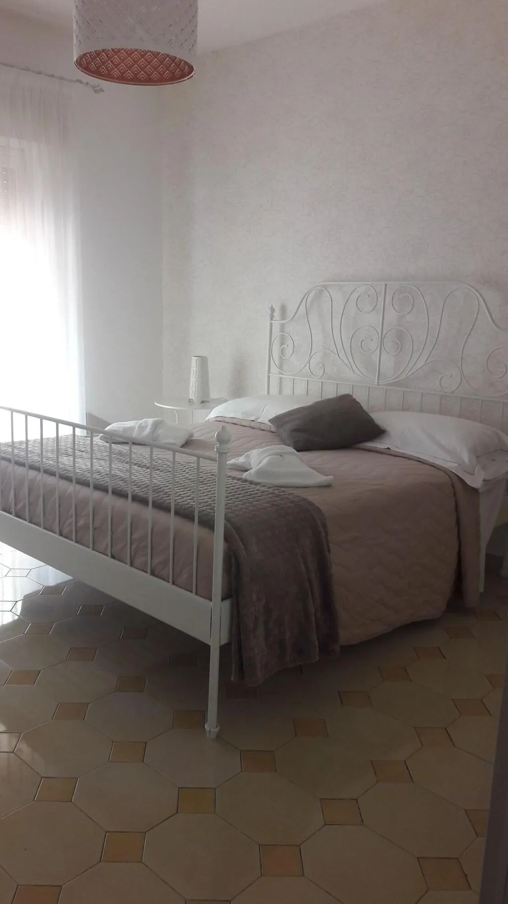 Room, Dimoramuri B&b, Catania