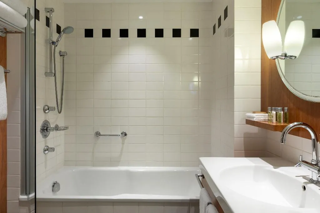 TWIN DELUXE WITH VIEWS Room, Hilton Amsterdam, Amsterdam