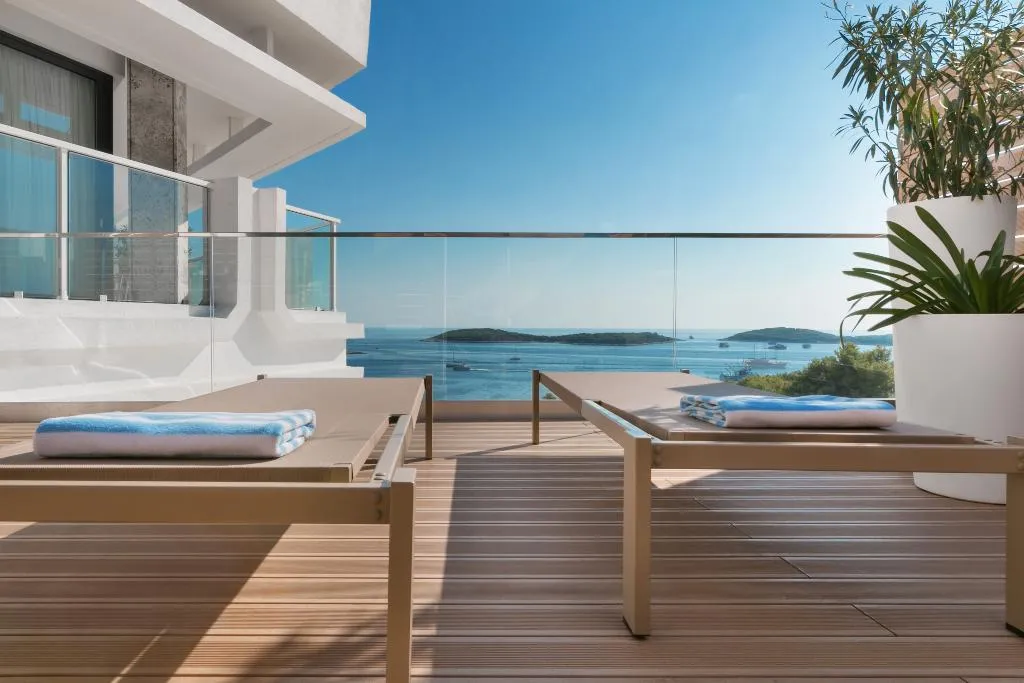 SUITE DELUXE ONE BEDROOM Room, Amfora Hvar Grand Beach Resort, Split