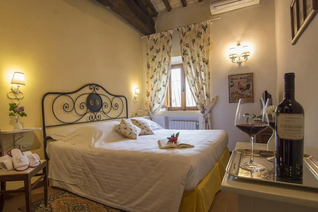Room, Belvedere Di San Leonino, Florence