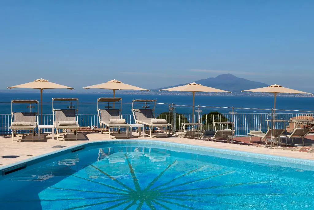 Pool, Grand Hotel De La Ville, Naples