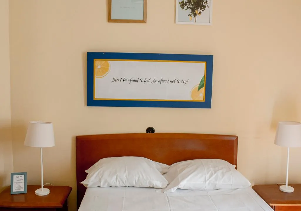 DOUBLE WITH SHARED BATHROOM Room, Well’Come! to The Backyard House, Algarve