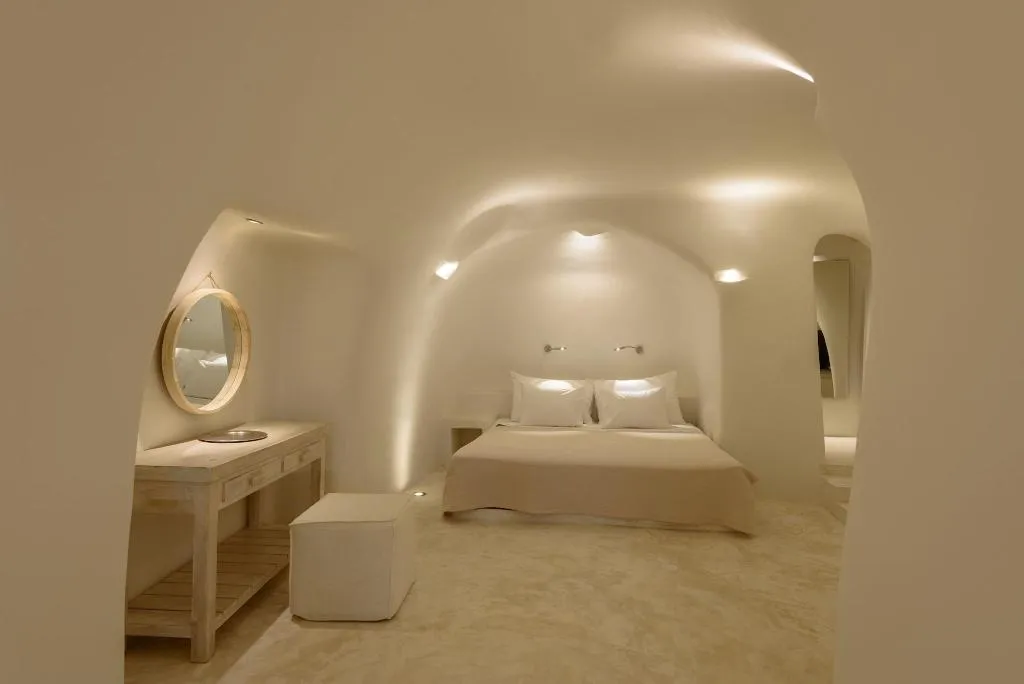 SUITE WITH JACUZZI Room, Kapari Natural Resort - member of Unique Lodges Na, Santorini