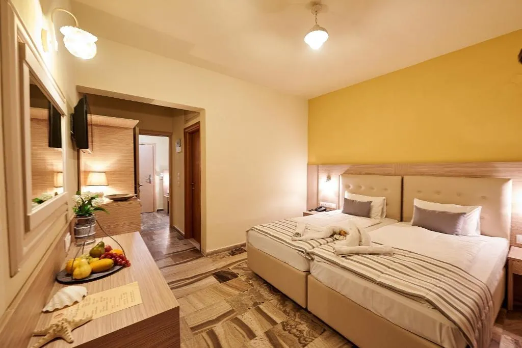 FAMILY ROOM TWO BEDROOMS ONE BATHROOM Room, THALIA deco CITY & BEACH HOTEL, Crete