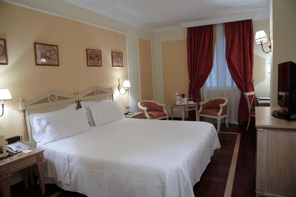TWIN SUPERIOR Room, Palazzo Alabardieri, Naples