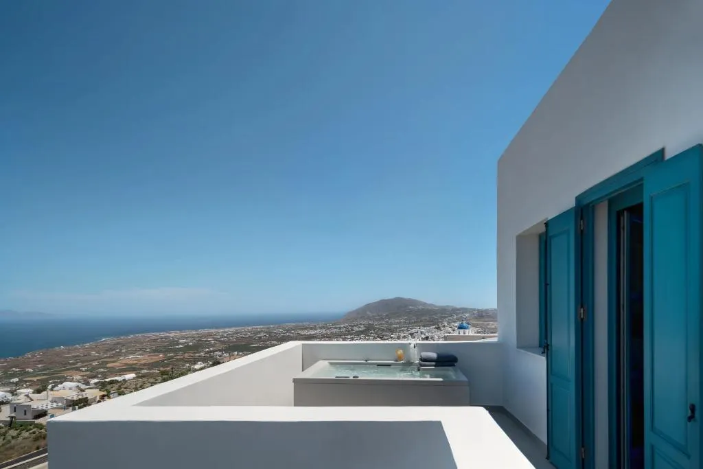 SUITE WITH JACUZZI Room, Aeifos Boutique Hotel, Santorini