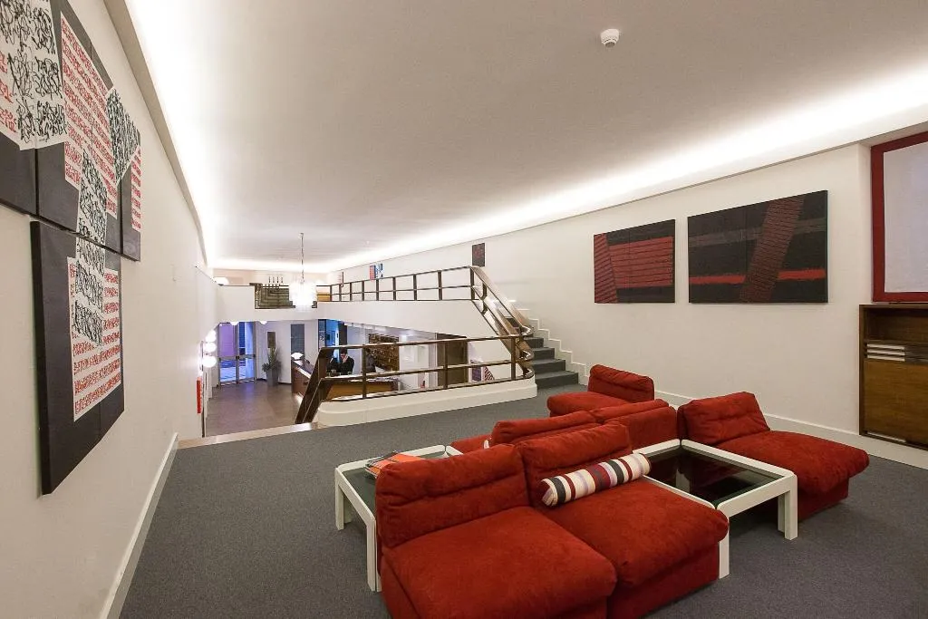 Lobby, Italia, Cagliari