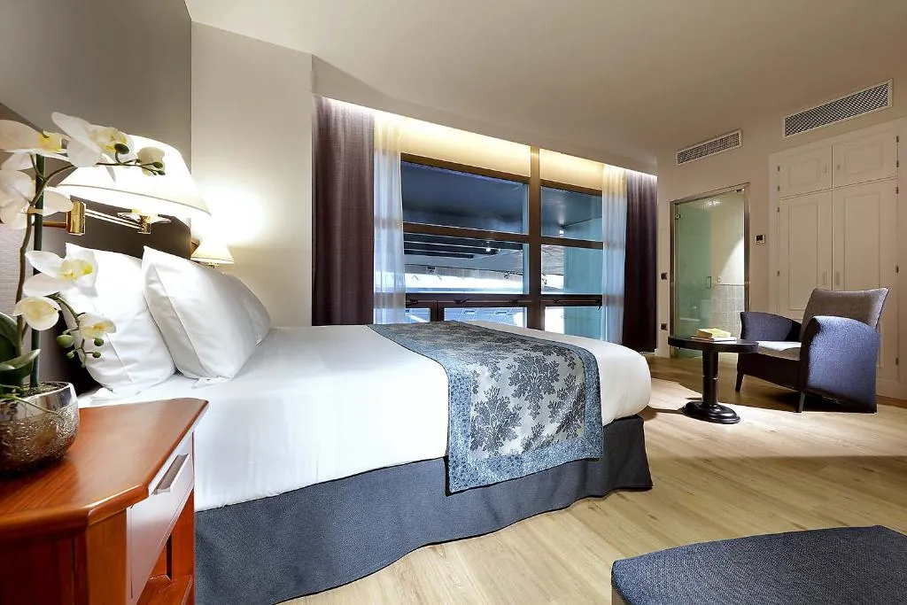 Double or Twin STANDARD Room, Exe Isla Cartuja, Seville