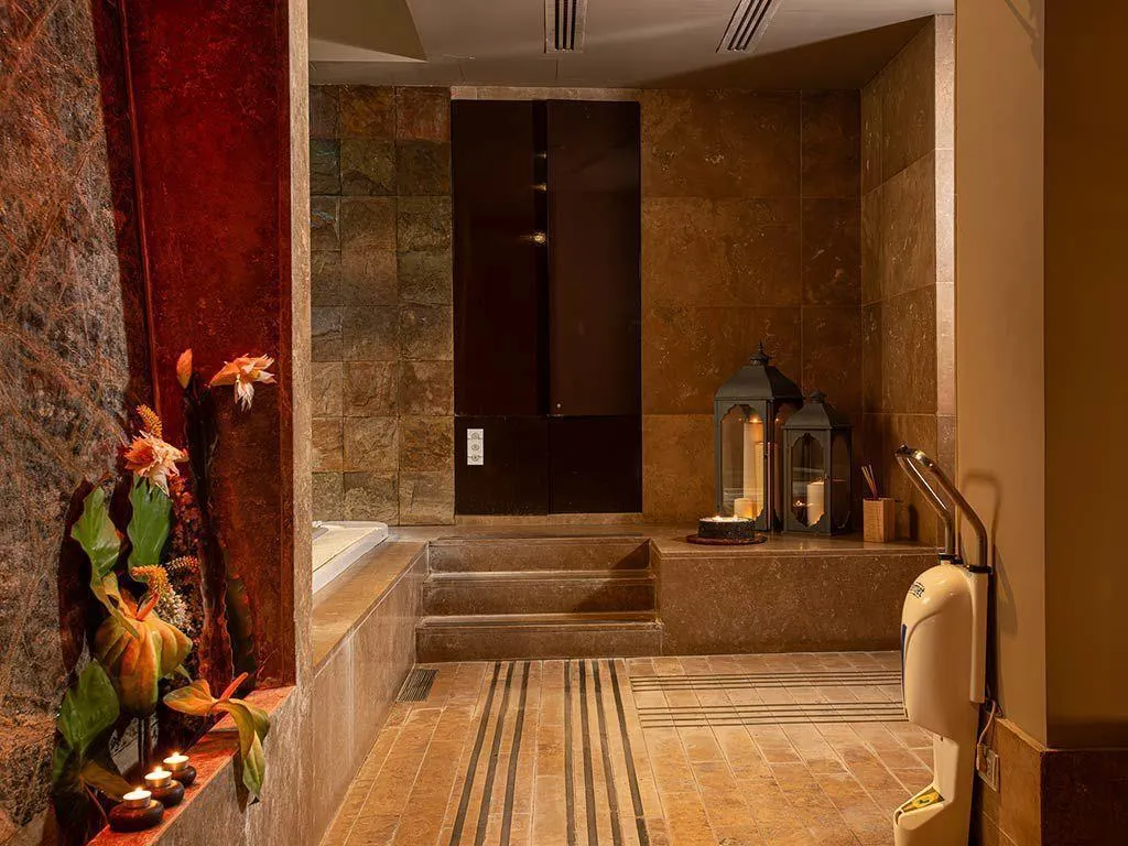 Sports and Entertainment, Hotel Porta Felice, Palermo