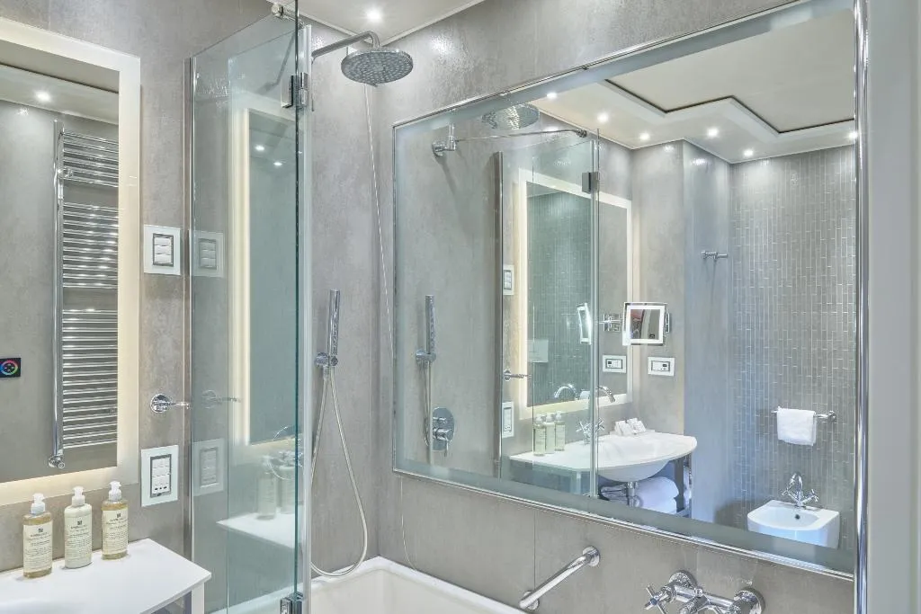 Double or Twin DELUXE CANAL VIEW Room, Santa Chiara, Venice