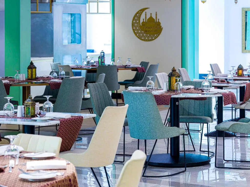 Restaurant, Queen Elizabeth 2, Dubai