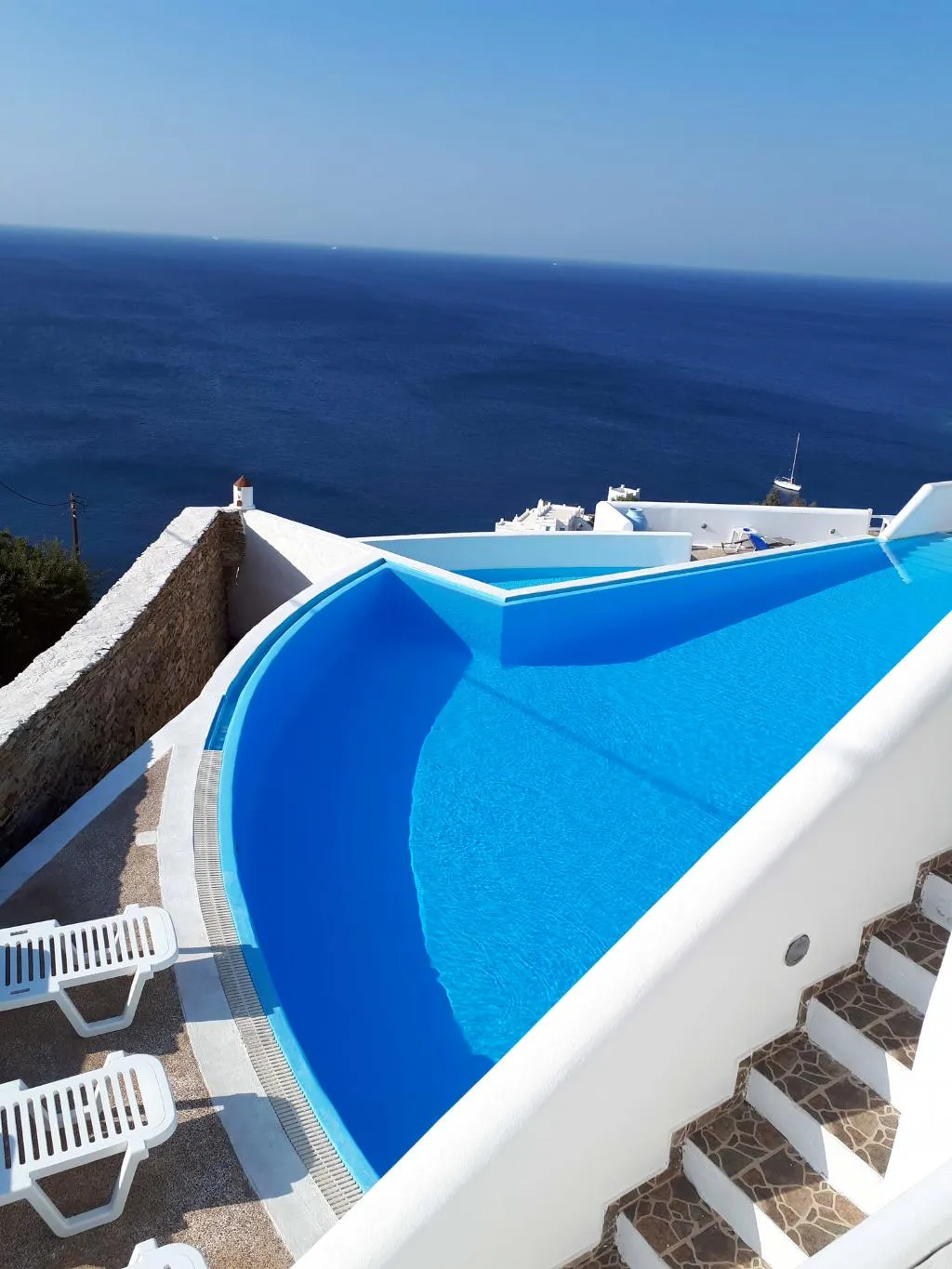Pool, Petradi, Santorini