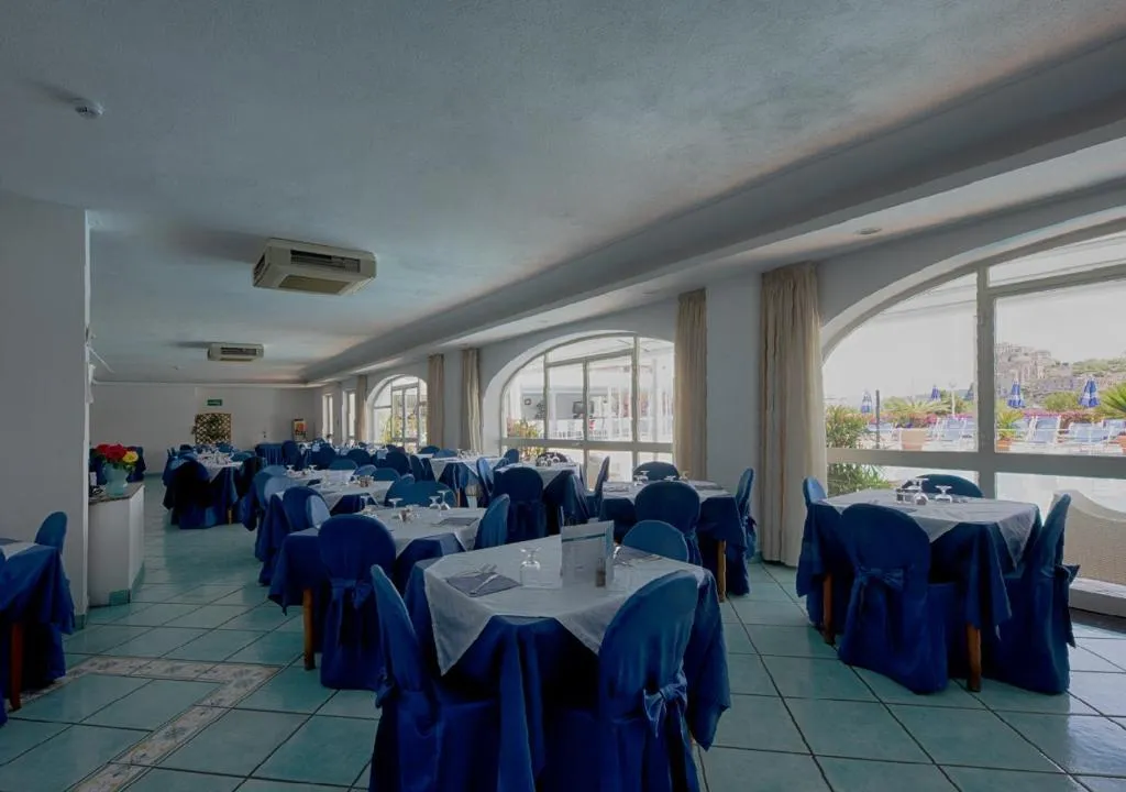 Restaurant, Parco Cartaromana, Naples