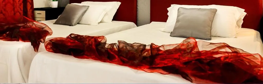 Room, RossoVino, Milan