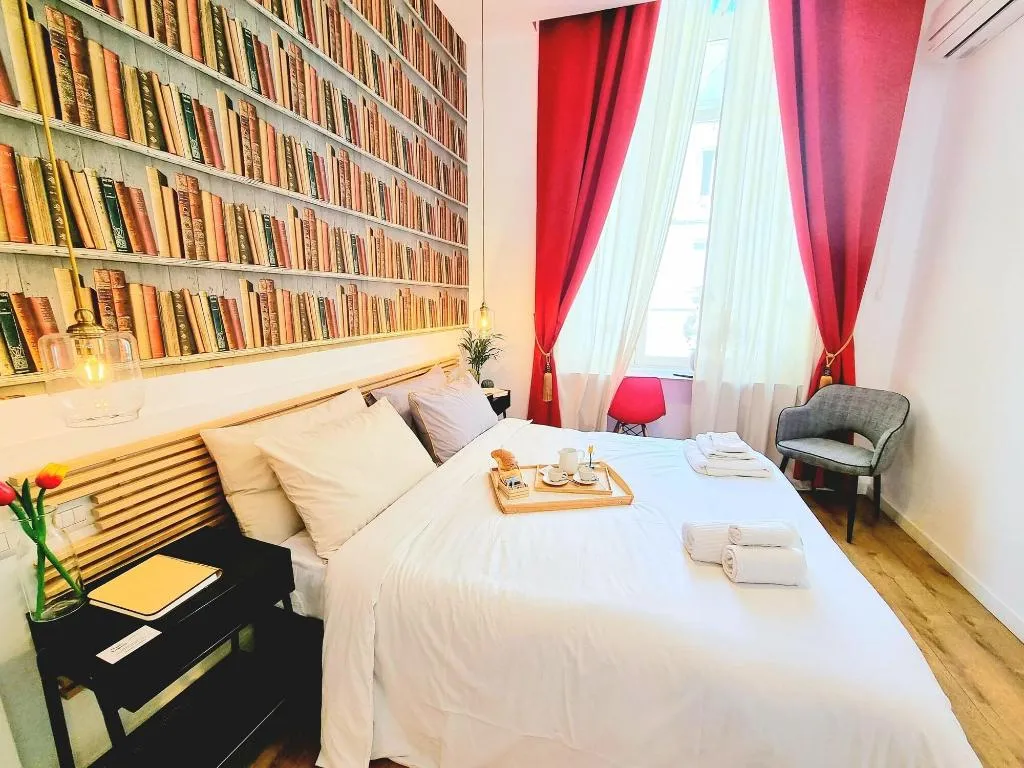 Room, Daily Napoli, Naples