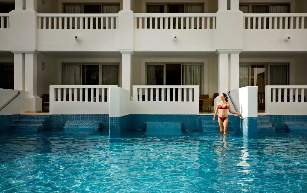 JUNIOR SUITE POOL VIEW Room, Grand Riviera Princess, Playa Del Carmen