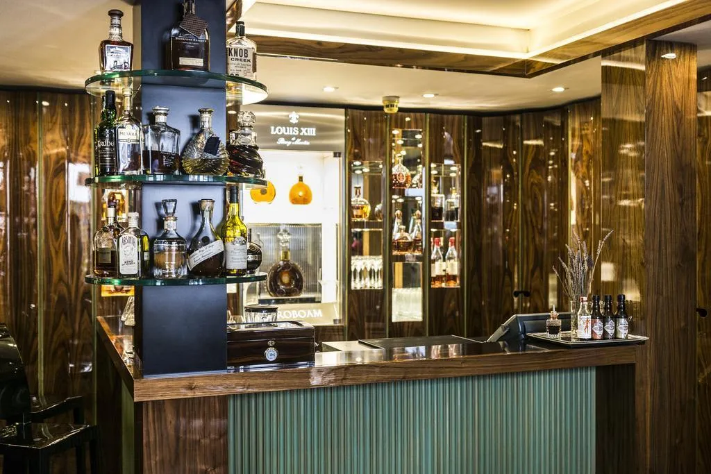 Bar, Golden Well, Prague