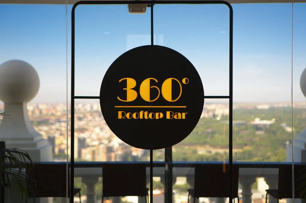 Terrace, Hotel Riu Plaza España, Madrid