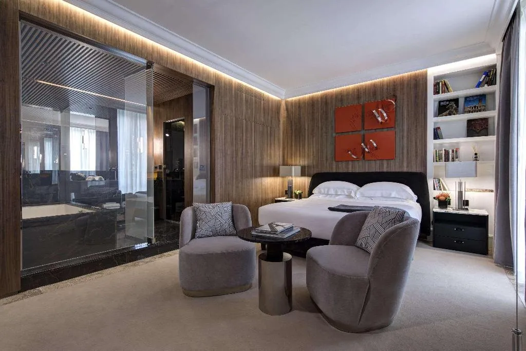 Room, The First Dolce, Rome