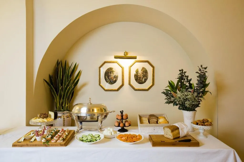 Restaurant, Palazzo Alabardieri, Naples