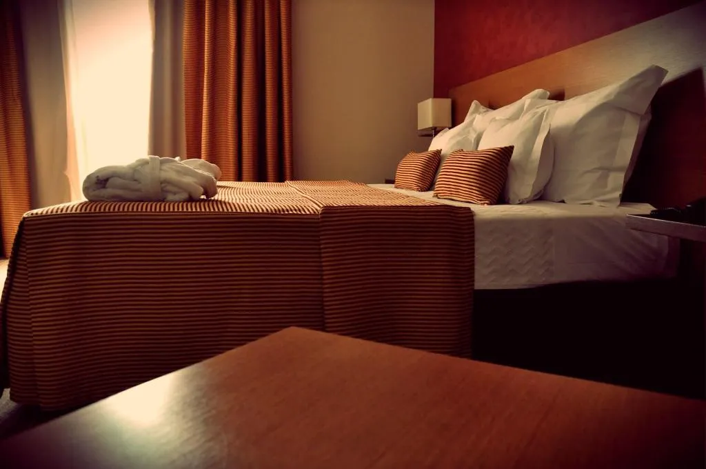 Room, Lusitânia, Porto