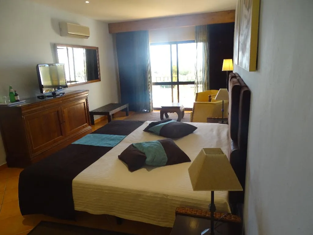 SINGLE SUPERIOR SIDE SEA VIEW Room, Luzmar Villas, Algarve