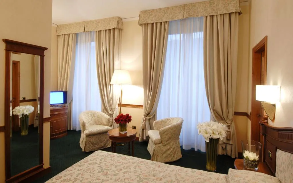 TRIPLE EXECUTIVE Room, Degli Orafi, Florence