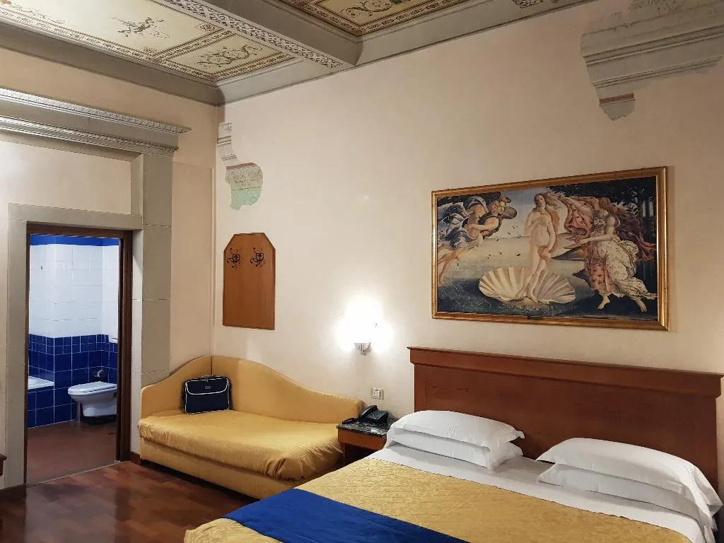 TRIPLE STANDARD Room, Porta Faenza, Florence