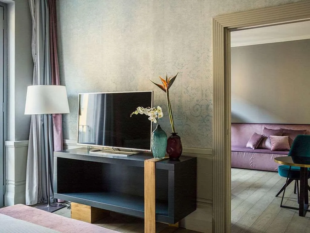Room, Palazzo Cornalia, Milan