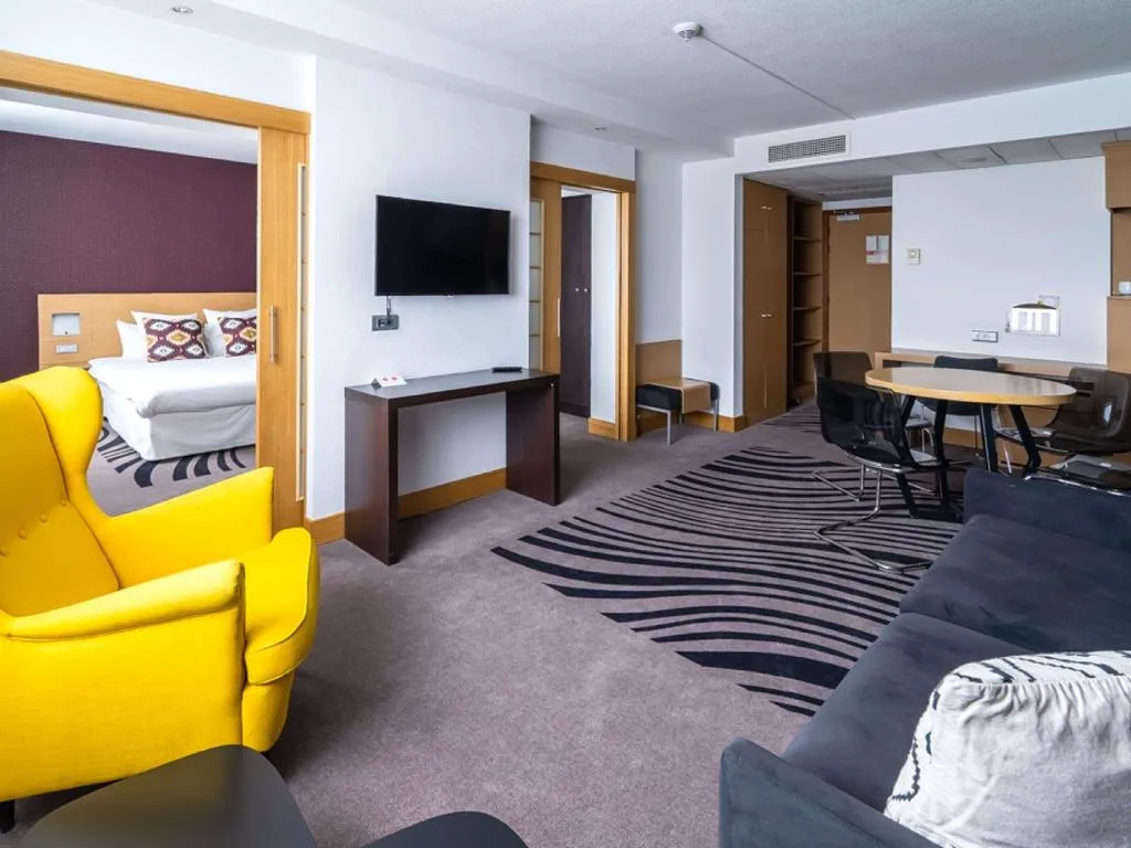 SUITE STANDARD Room, Novotel Krakow City West, Krakow