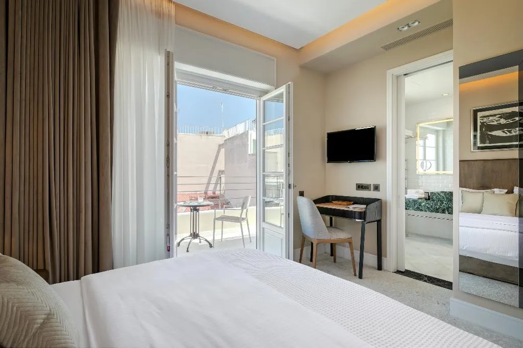 SUITE GRAND Room, Athenian Foss, Athens