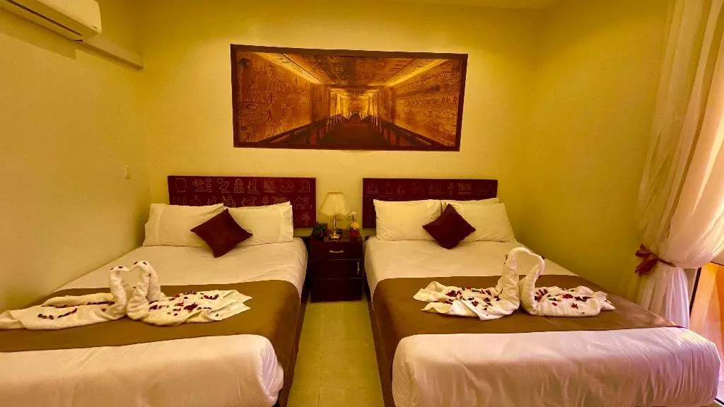 QUADRUPLE TWO BEDS Room, Nemes Pyramids View Inn, Cairo