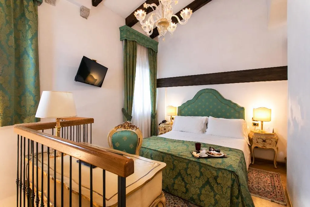 DOUBLE SUPERIOR Room, Ca' Vendramin Zago, Venice
