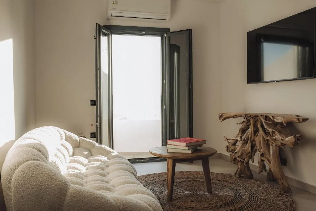 Room, Gazelle Living, Santorini